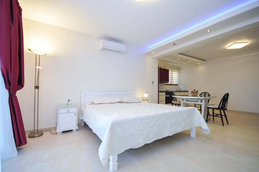St.George Apartments Petrovac Chambre photo