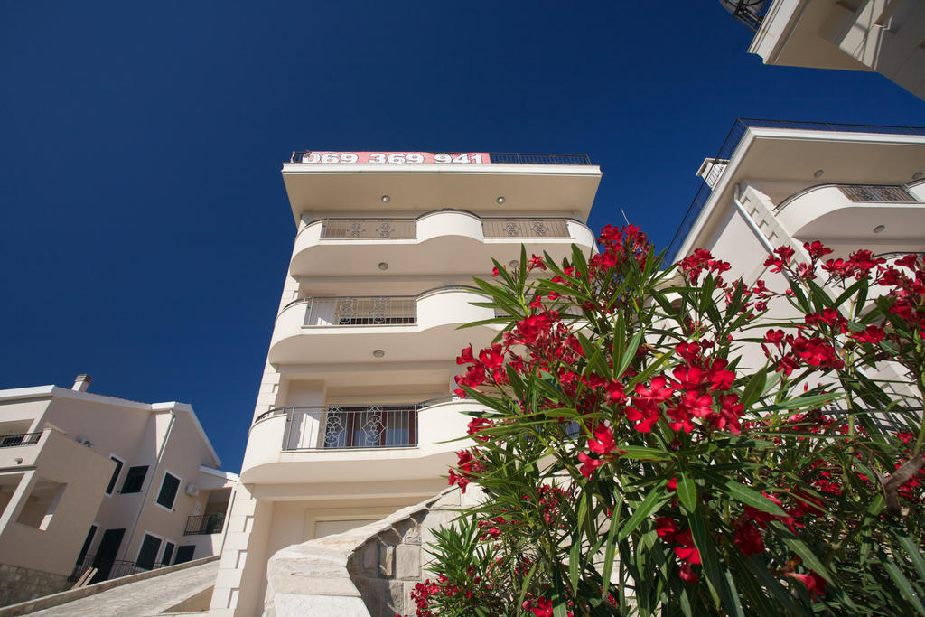 St.George Apartments Petrovac Extérieur photo